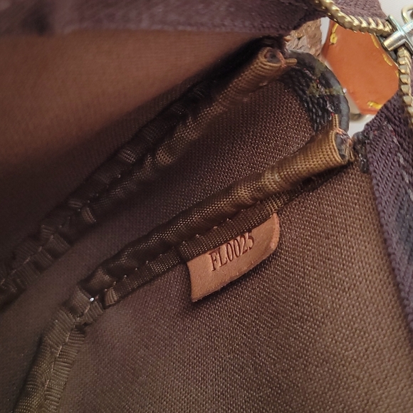 louis vuitton takashi murakami cherry pochette - Picture 8 of 14